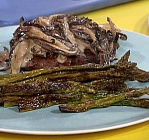 Beef Tenderloin with Sautéed Mushrooms and Asparagus (Ideal Protein)